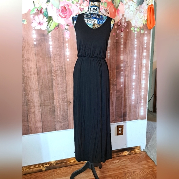 Maurices Dresses & Skirts - Maurices SIZE XS BLACK Maxi Dress Sleeveless with Macrame Back and pockets